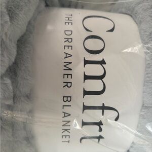 Comfrt Plush Gray Blanket